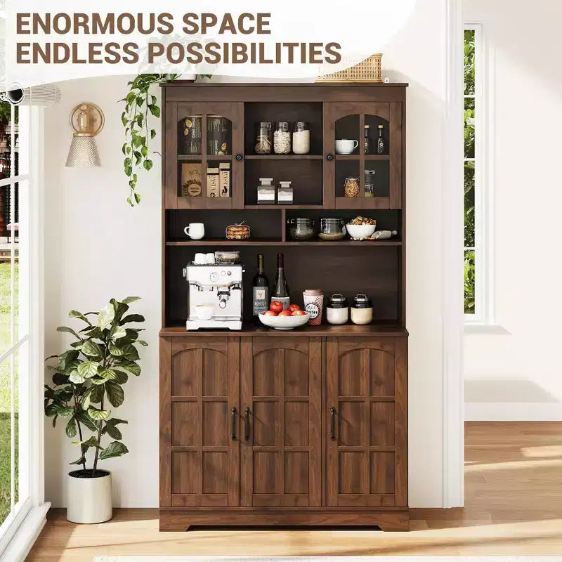 Armoire de cuisine haute noire / marron / blanche avec portes vitrées et station de recharge, simple