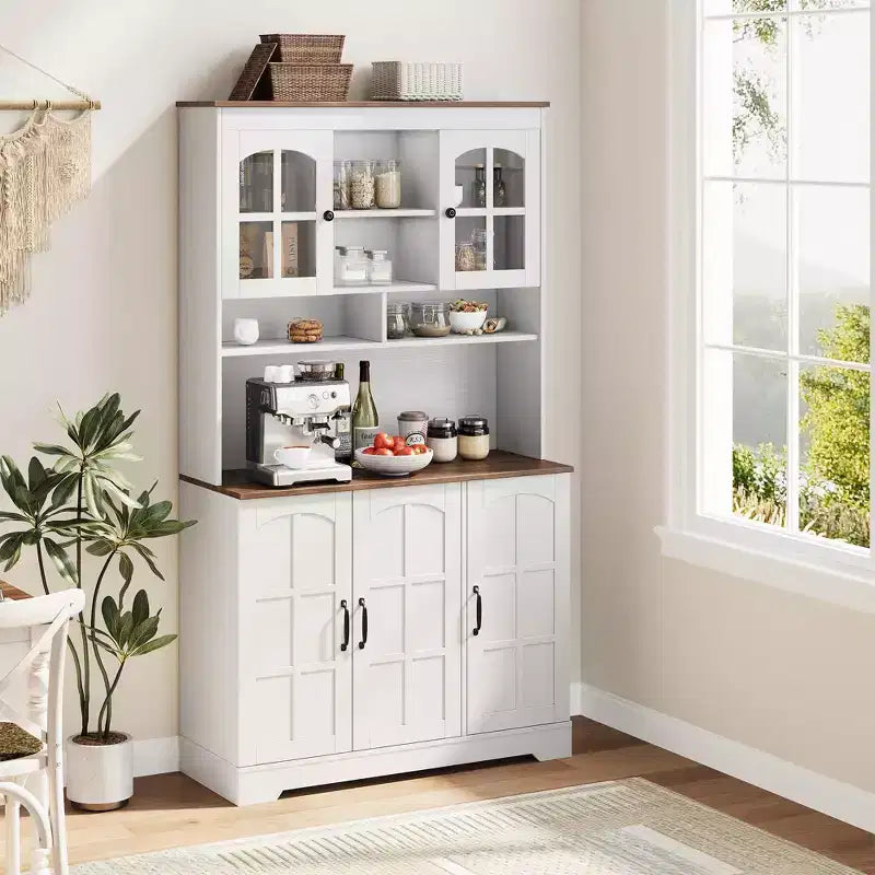 Armoire de cuisine haute noire / marron / blanche avec portes vitrées et station de recharge, simple